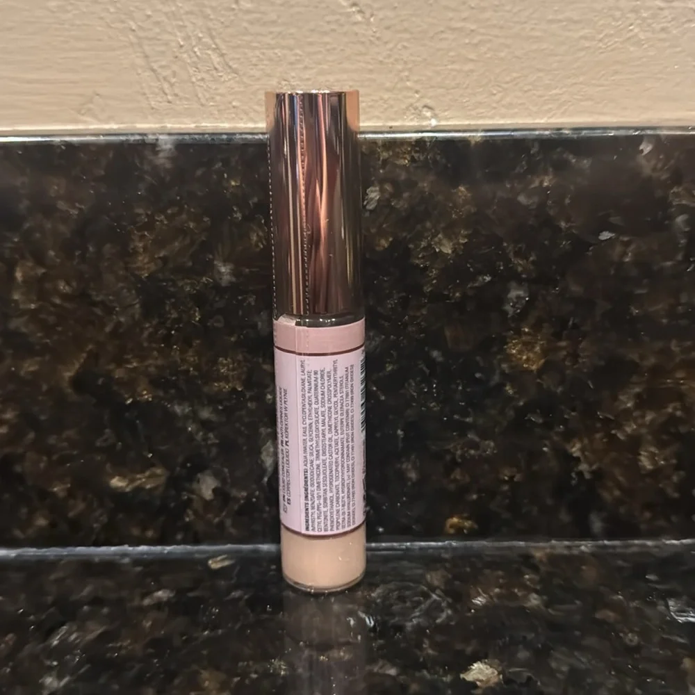 NEW Makeup Revolution Conceal & Hydrate Concealer - Shade C4 For Light Skin Tone